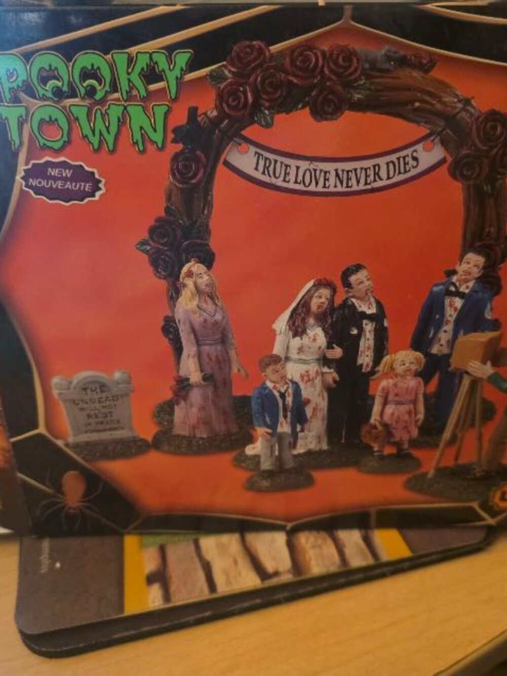 Lemax Spooky Town Zombie Wedding Party #23587